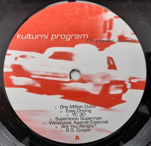 Kulturni Program - 15 Plastic Donuts - Obrázek 3